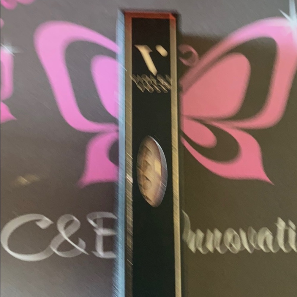 lip gloss